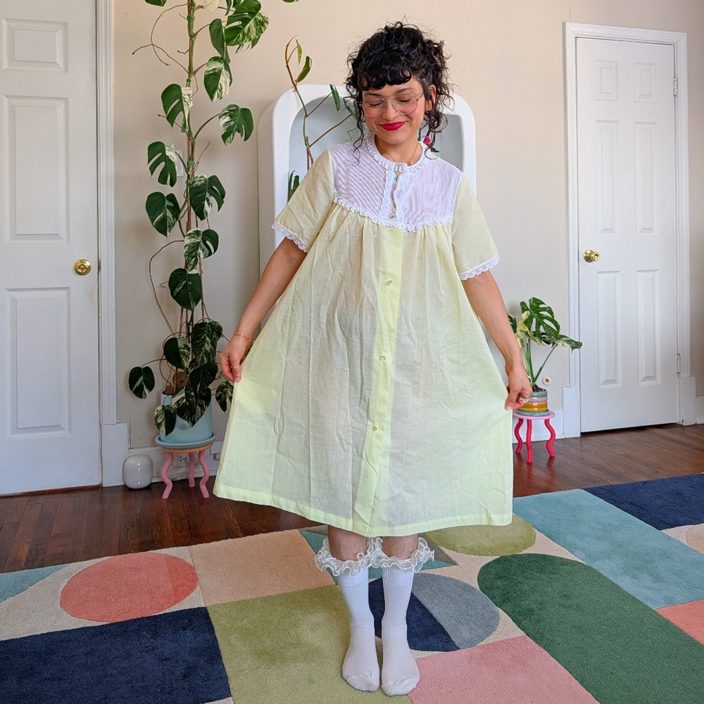 Vintage Yellow and White Lace Nightgown - Picture 3 of 8